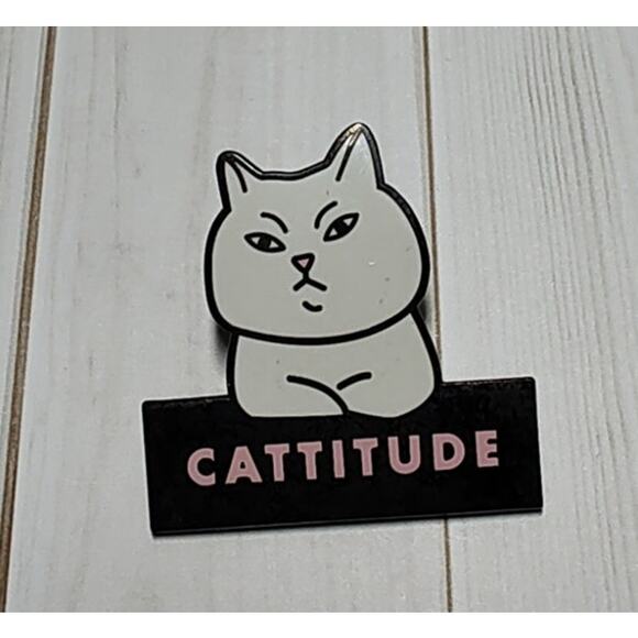 White Cat Cattitude Pin for a Hat, Lapel, Lanyard, Jacket or Backpack - Picture 1 of 3